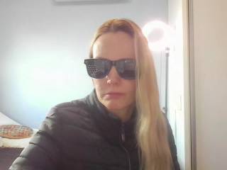 AnnyLe