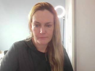 AnnyLe