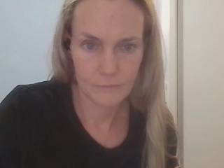 AnnyLe