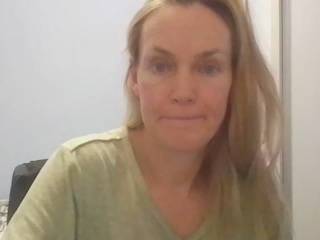 AnnyLe