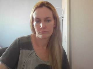 AnnyLe
