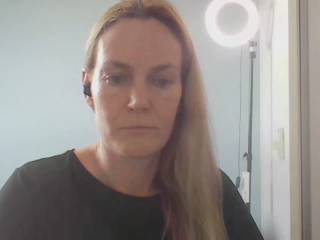 AnnyLe