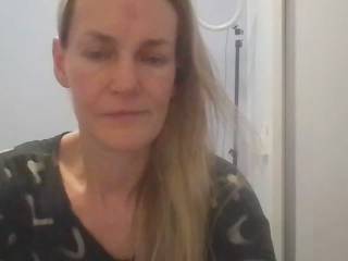 AnnyLe