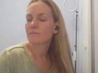 AnnyLe