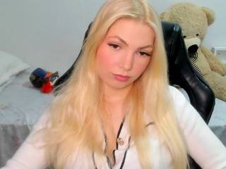 carolieen99