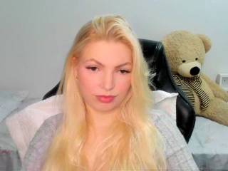 carolieen99