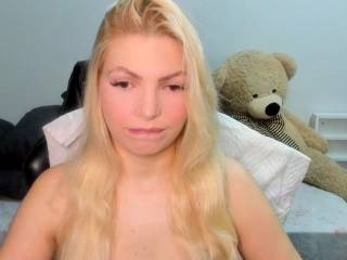 carolieen99
