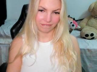 carolieen99