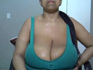 Hugetits38HH