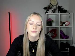 EvelynBlond