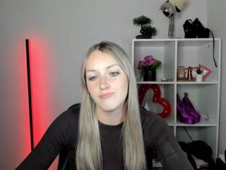 EvelynBlond