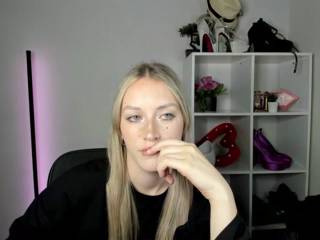 EvelynBlond